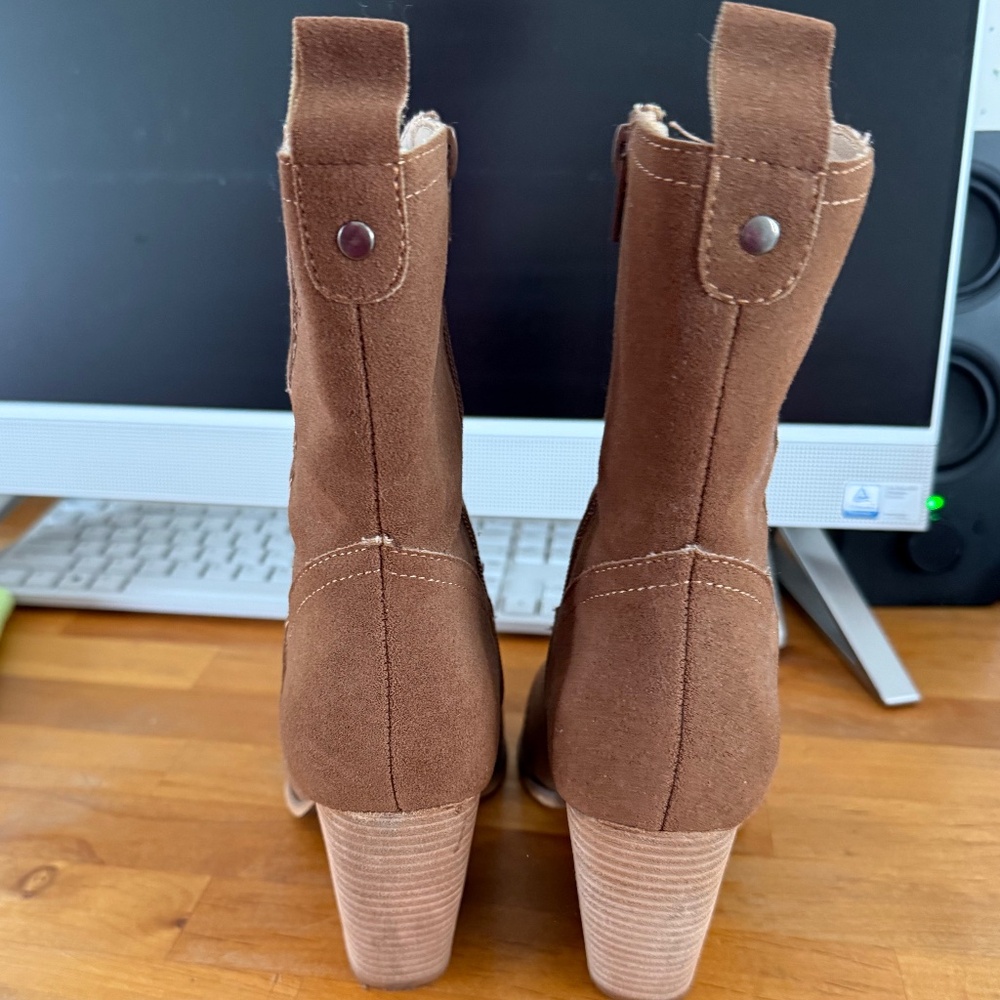 Oasis Society The Ariella - Brown/Tan Western Short Boots - Picture 4 of 11